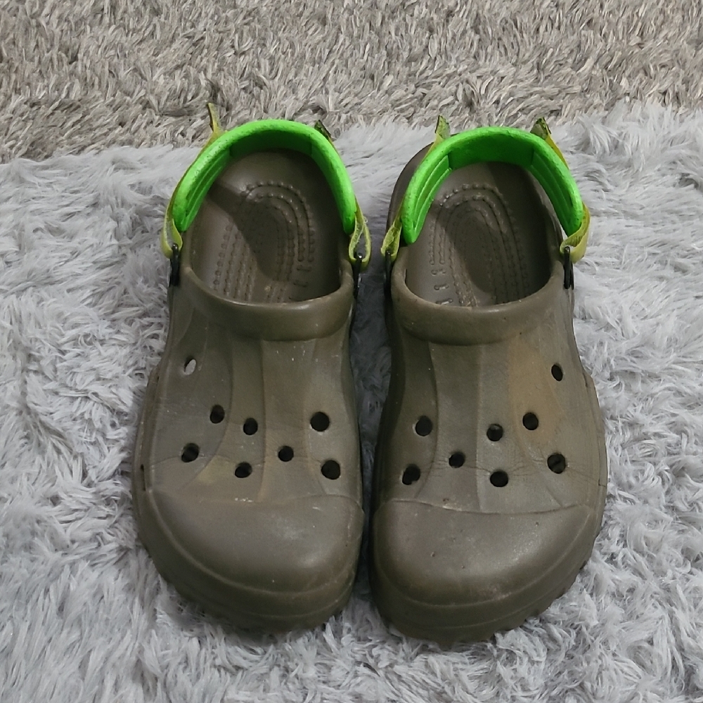 Green and Brown Water Shoes with Ventilation and Textured Sole